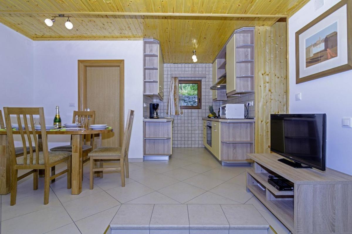 Chalets Bogo&Neno Ledenice Buitenkant foto